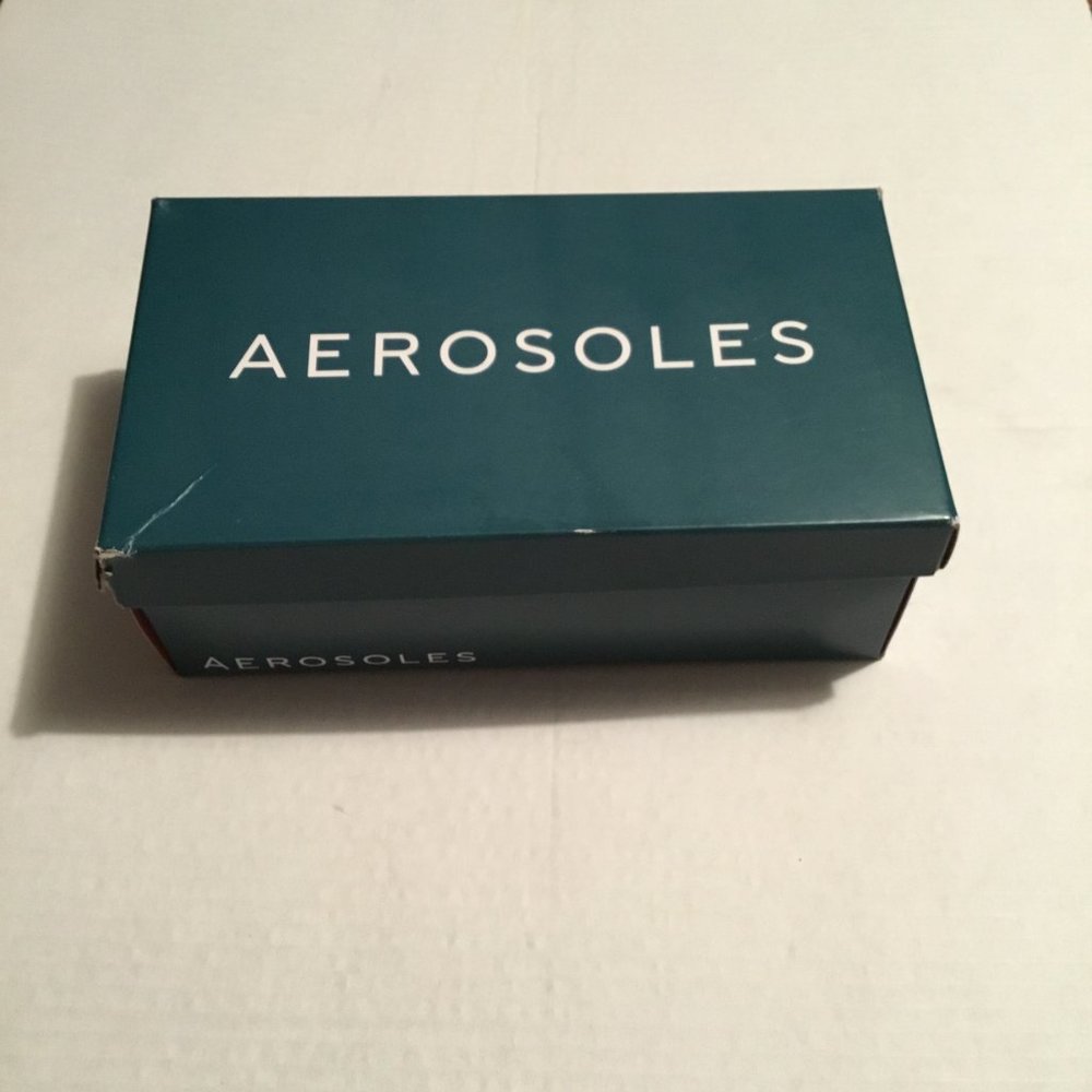 AEROSOLES lady's Rochester heels size 8 Wide in box - Picture 15 of 16